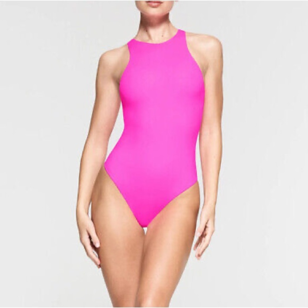 NWT Skims Fits Everybody High Neck Bodysuit